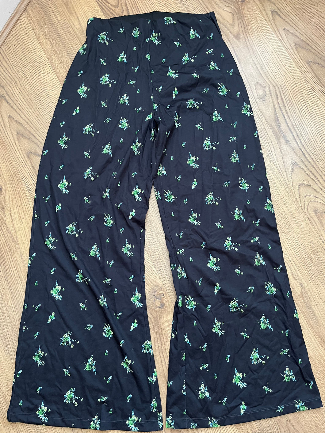 Ladies wide leg trousers - adults size 12