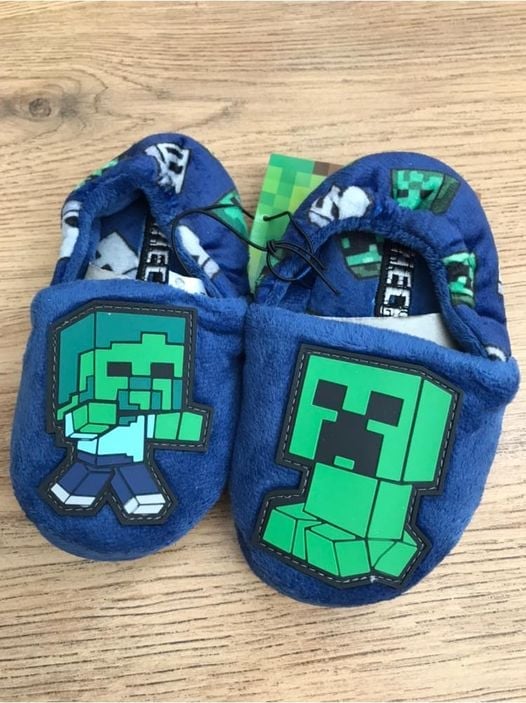 Minecraft slippers sales size 1