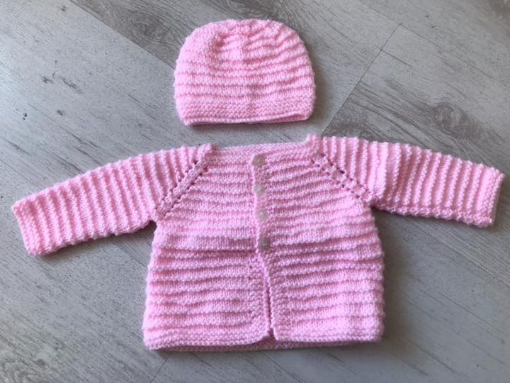 (1) handmade  knitted cardigan and hat set  0-3 months