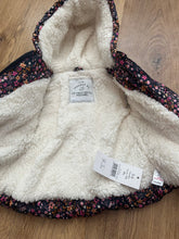 Load image into Gallery viewer, Baby girls winter coat - 3/6 months

