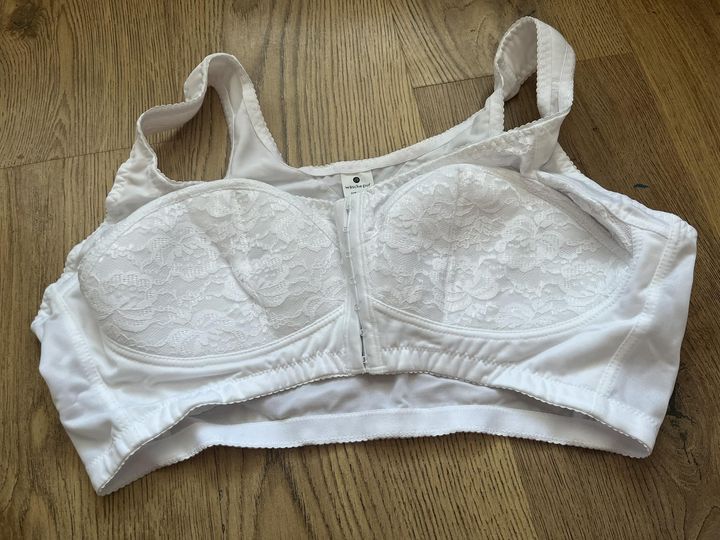 Front fastening bra - 44D