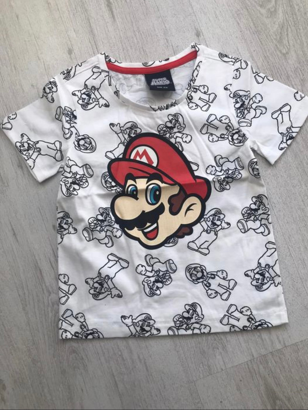 Mario t-shirt - 7/8 years