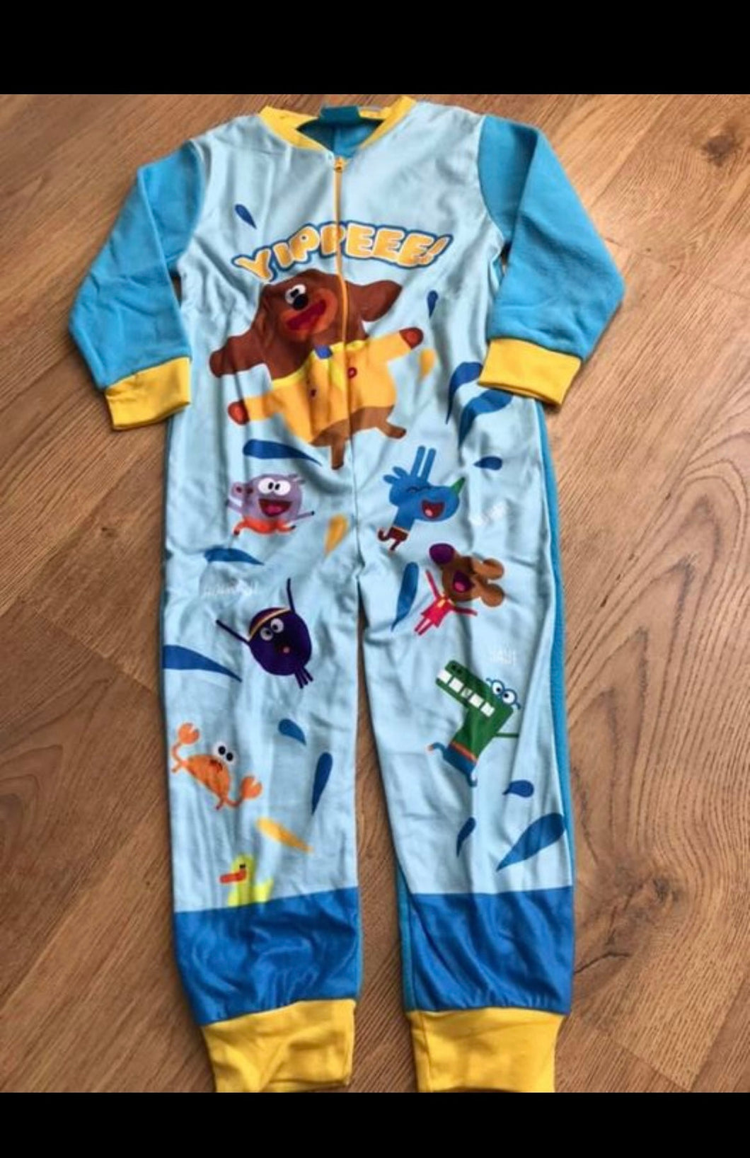 Hey duggee onesie - 4/5 years