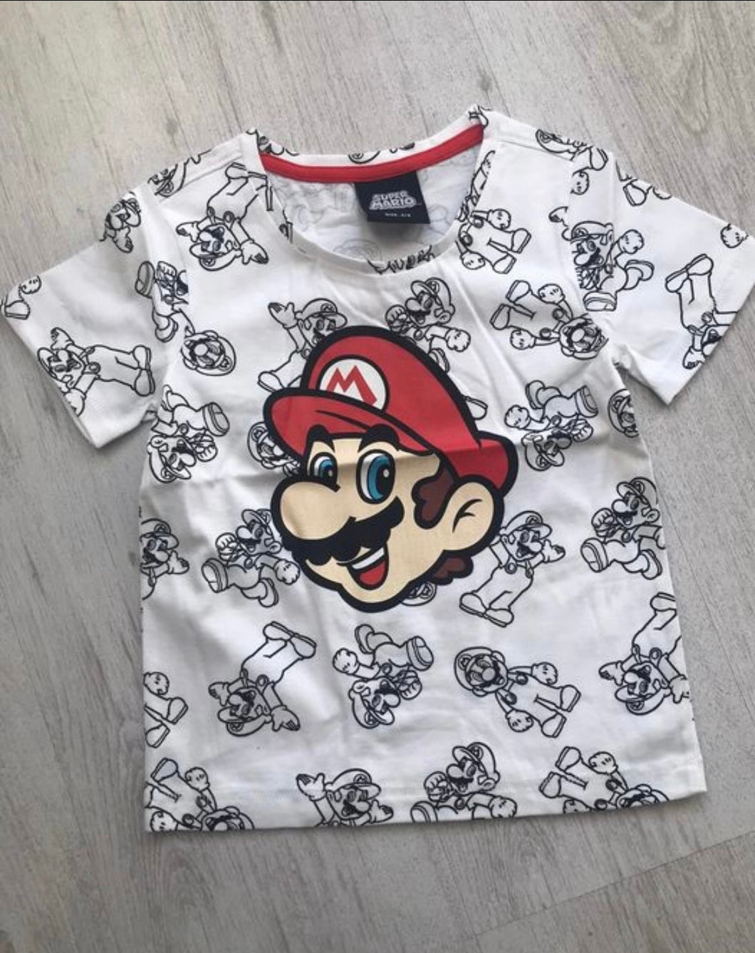 Mario t-shirt - 7/8 years