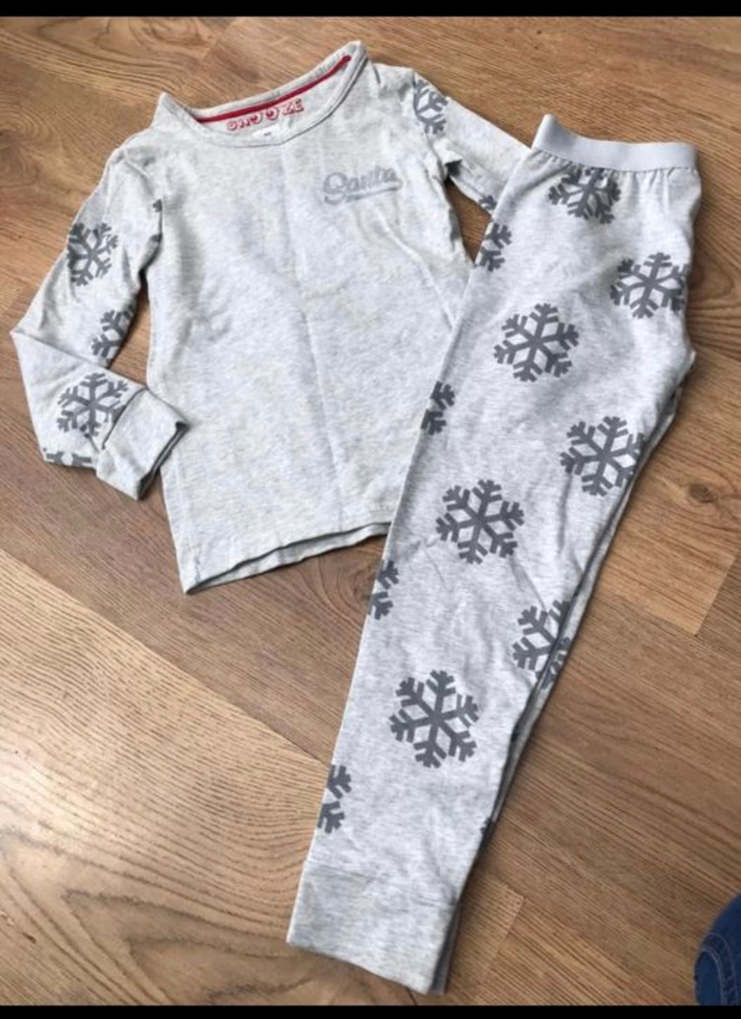 Christmas pyjamas - 5/6 years