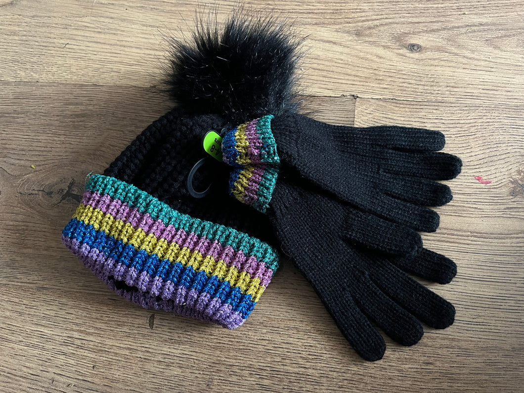 Hat and gloves