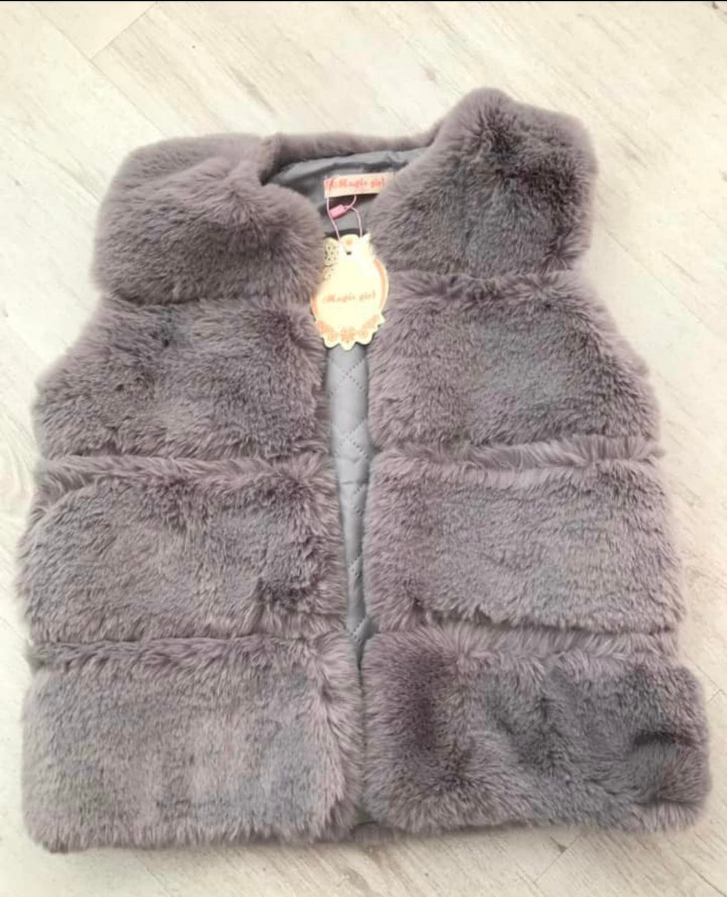 Furry gilet - 4 years