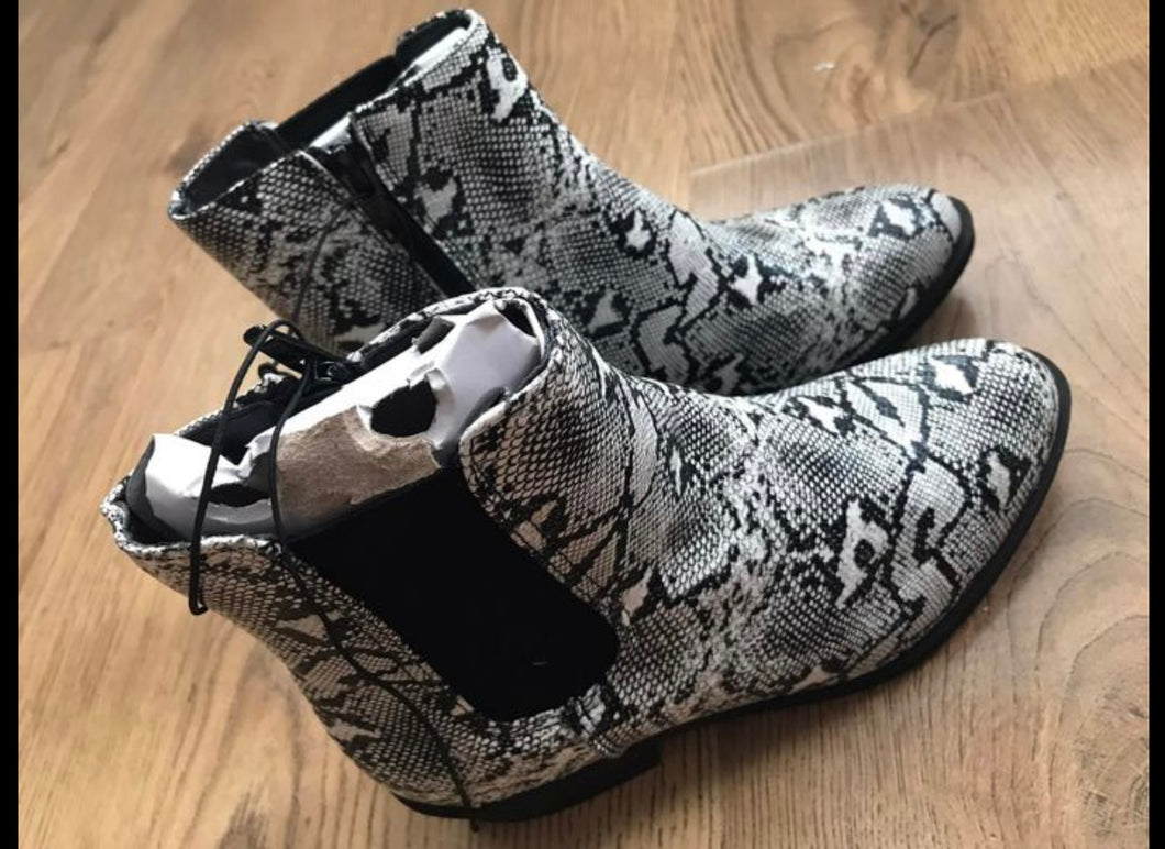Ankle boots