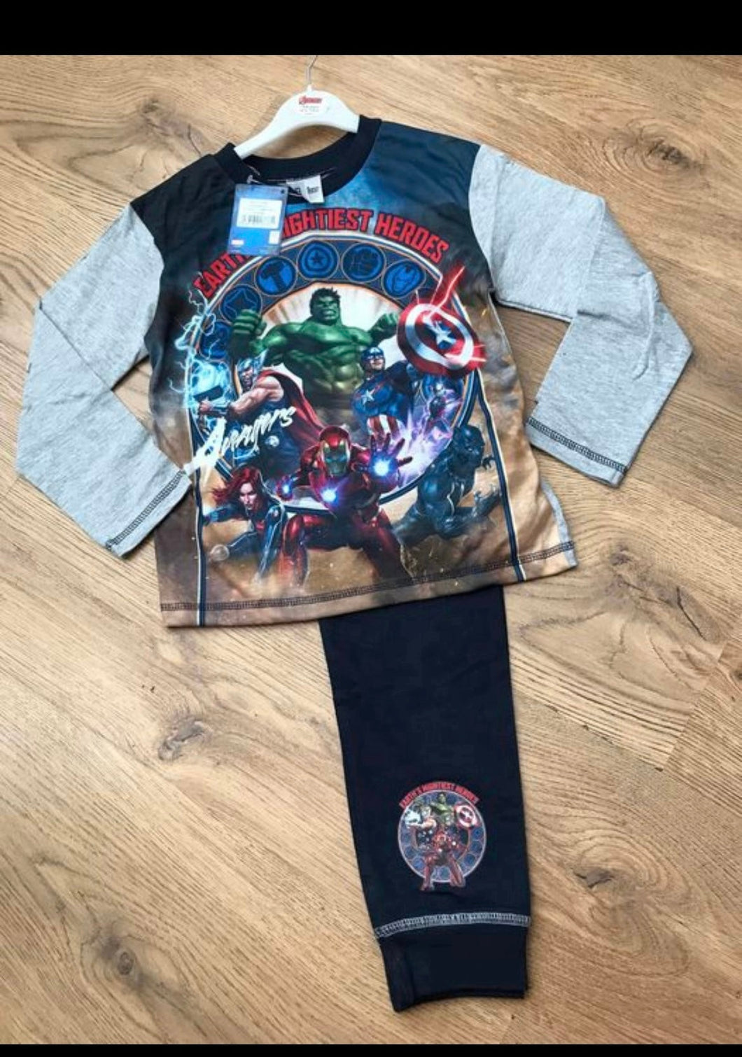Avengers pyjamas - 4/5 years