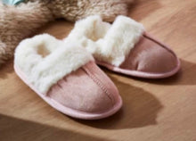 Load image into Gallery viewer, Pink mule slippers - children’s foot size 9/10

