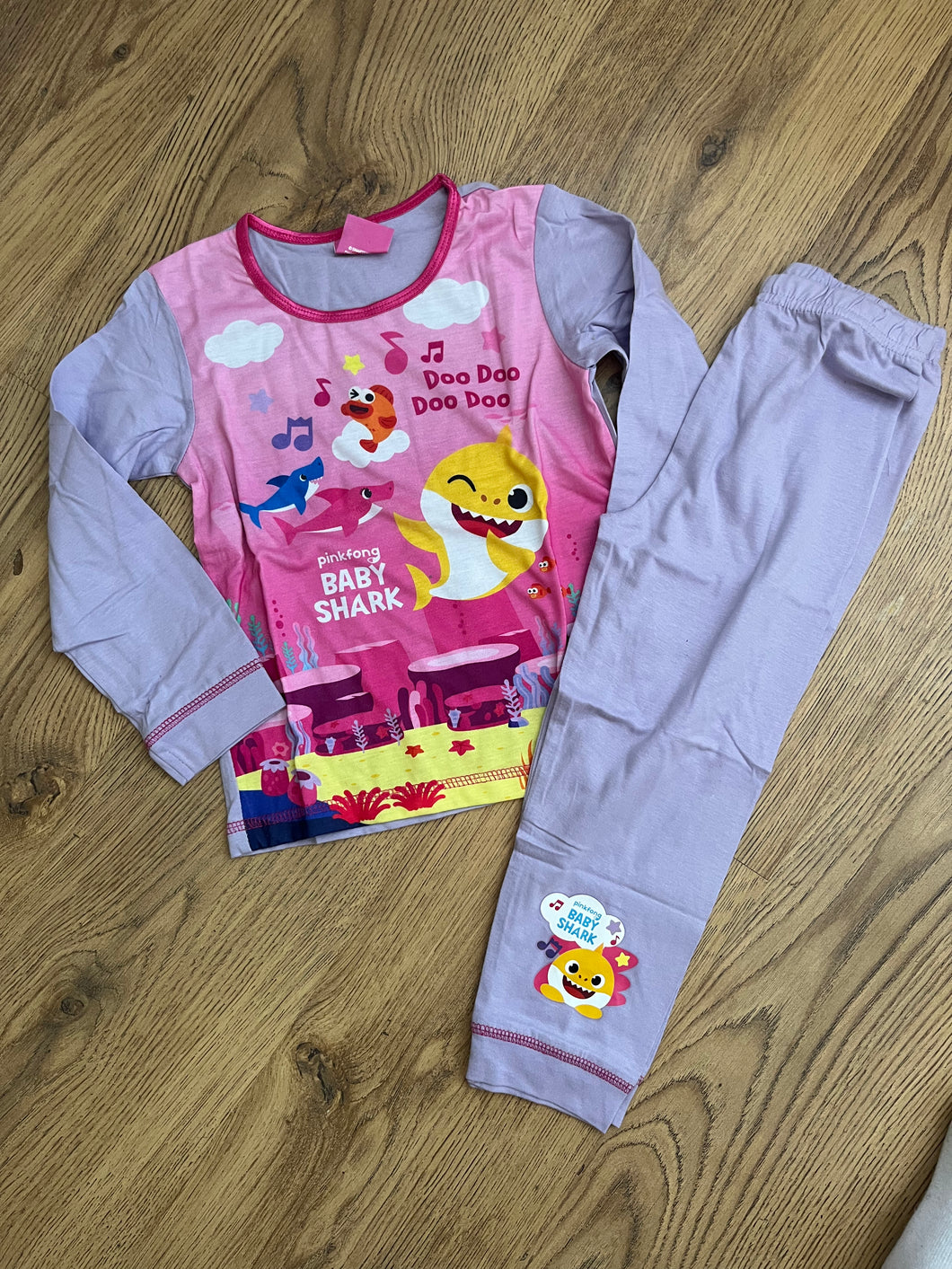 Baby shark pyjamas - 4/5 years