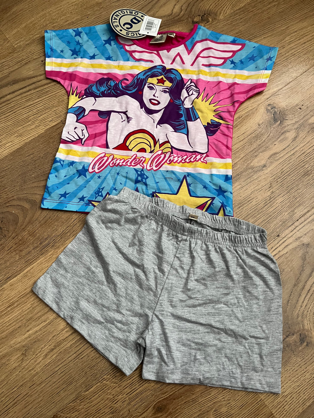 Wonder Woman short pyjamas - 3/4 years