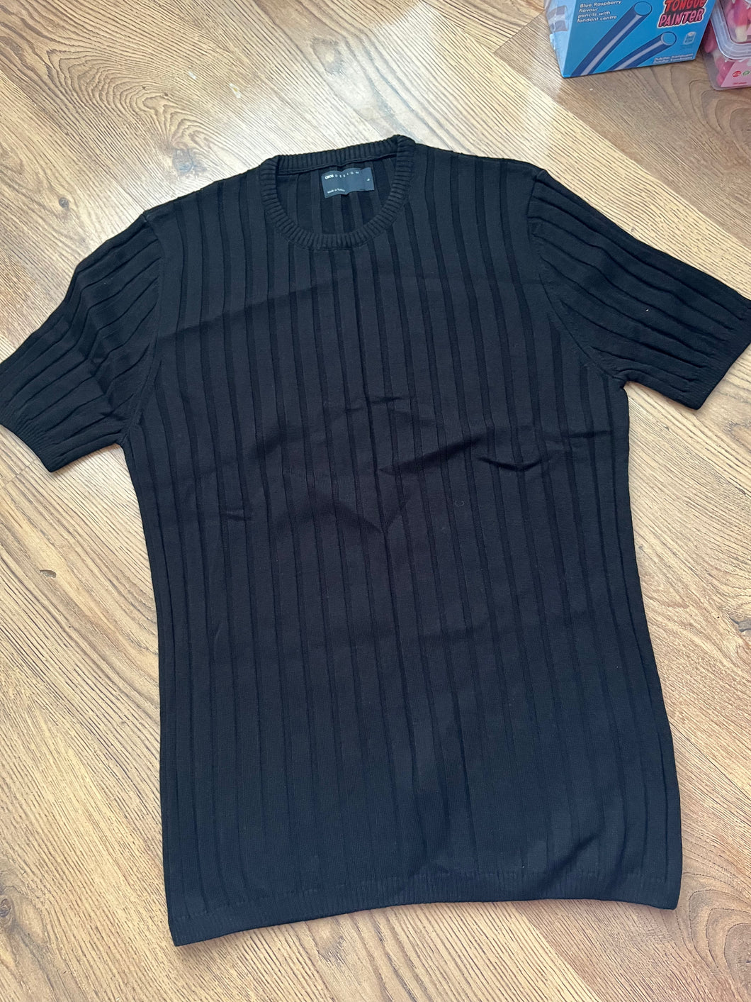 Men’s asos knitted ribbed t-shirt - size LARGE